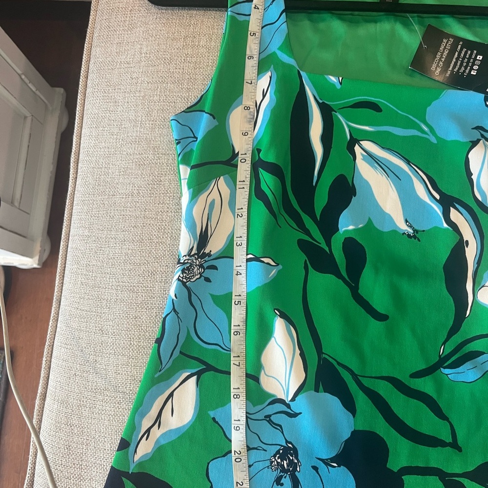 Boston Proper Green Floral Top
